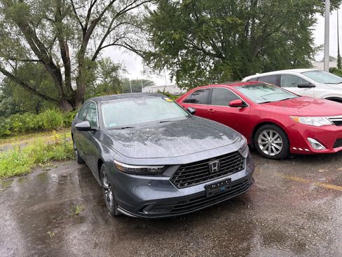 Used 2024 Honda Accord EX-L image 3