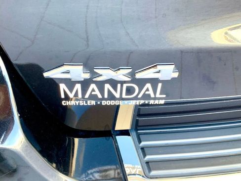 Used 2020 Jeep Grand Cherokee Overland AWD/4WD image 47