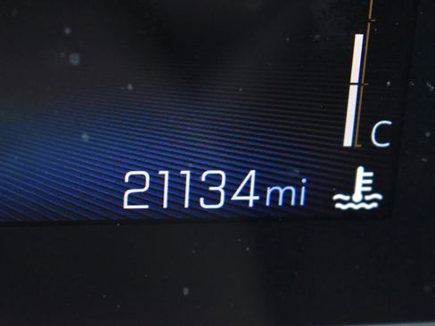 Used 2025 Chevrolet Trax LT image 33