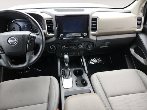 Used 2022 Nissan Frontier SV AWD/4WD image 11
