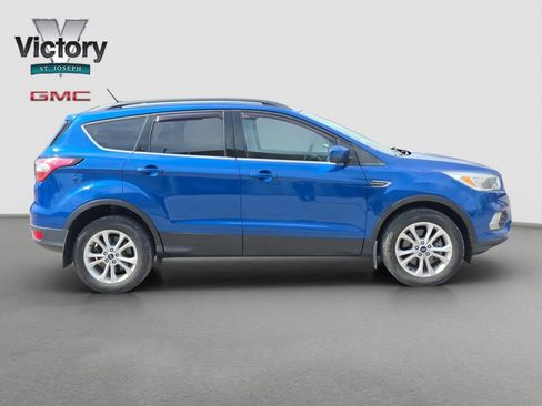 Used 2018 Ford Escape SE w/ SE Sync 3 Package AWD/4WD image 18