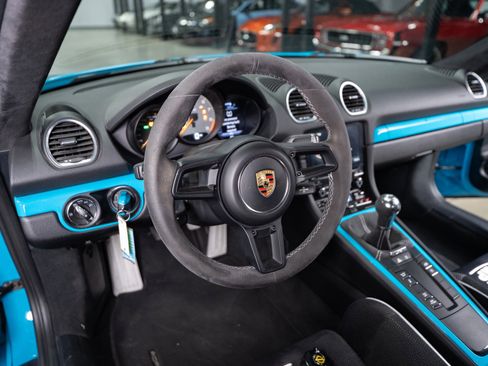 Used 2021 Porsche 718 Cayman GT4 RWD image 70