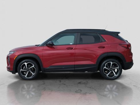 Used 2021 Chevrolet TrailBlazer RS w/ Technology Package image 3