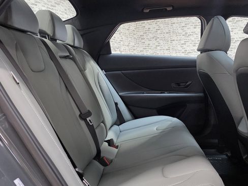 New 2025 Hyundai Elantra Limited image 11