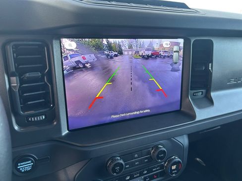 Used 2025 Ford Bronco Badlands image 19