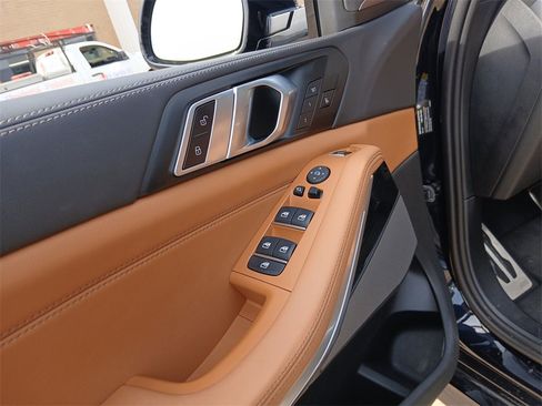 Used 2024 BMW X5 sDrive40i w/ M Sport Package image 10