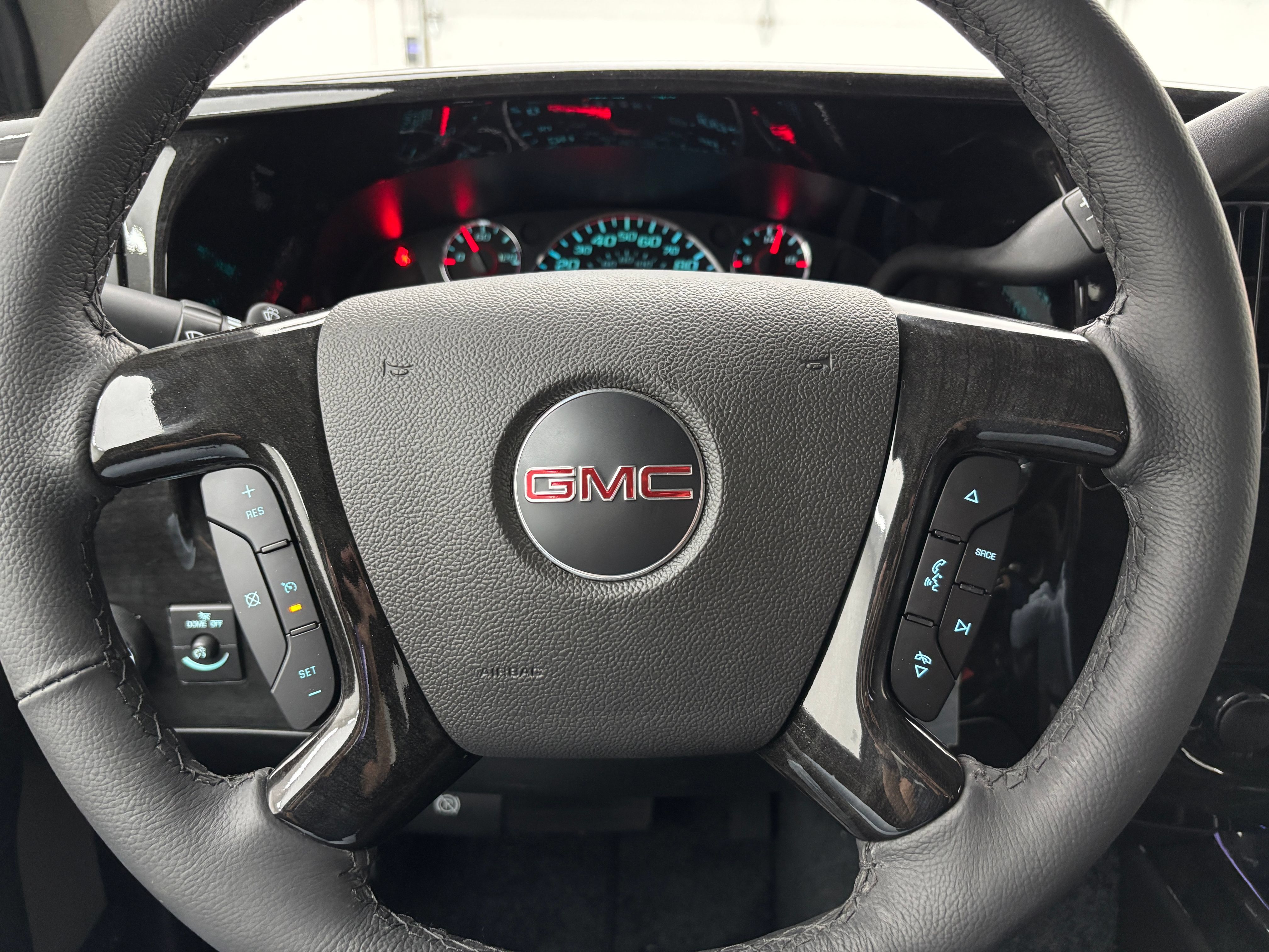 New 2026 GMC Savana 2500 w/ Driver Convenience Package RWD image 30
