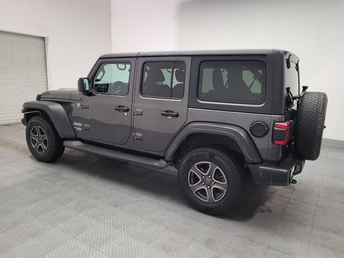 Used 2018 Jeep Wrangler Unlimited Sport S AWD/4WD image 3