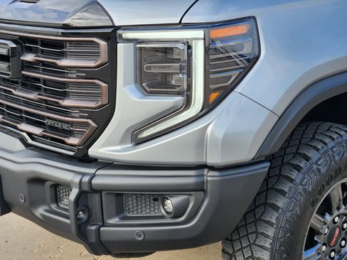 Certified 2024 GMC Sierra 1500 AT4X image 9