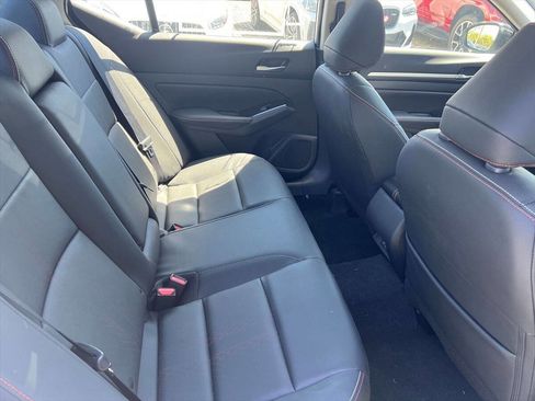 Used 2025 Nissan Altima 2.5 SR w/ SR Premium Package image 9