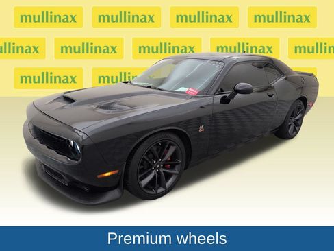 Used 2019 Dodge Challenger R/T Scat Pack w/ Plus Package RWD image 13