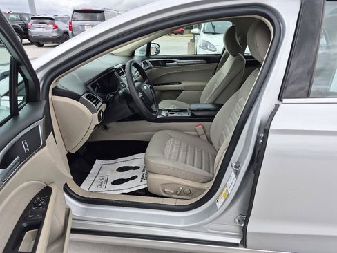 Used 2018 Ford Fusion SE FWD image 13