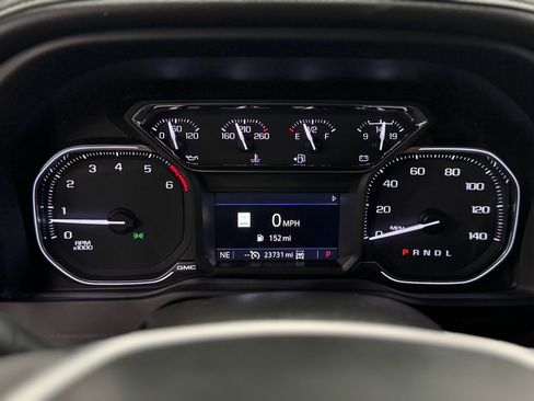 Used 2023 GMC Sierra 2500 SLT w/ SLT Preferred Package image 21