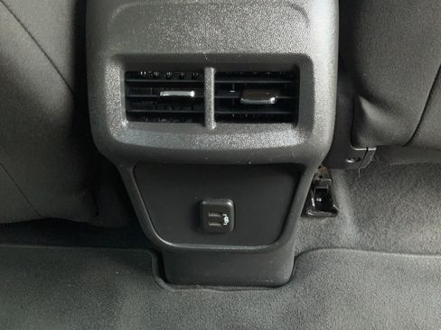 Used 2019 Chevrolet Equinox LS FWD image 22