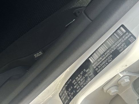 Used 2020 Jeep Renegade Altitude FWD image 34