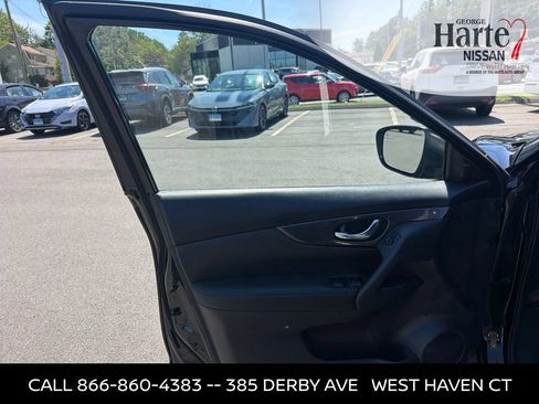 Used 2019 Nissan Rogue SV AWD/4WD image 10