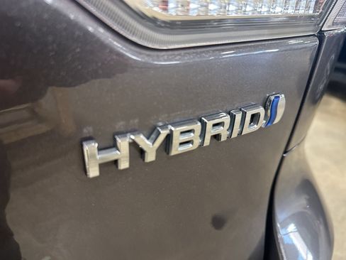 Used 2019 Toyota Highlander Limited w/ Protection Package #3 AWD/4WD image 10