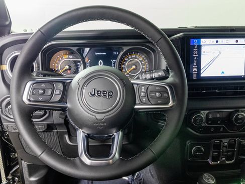 New 2026 Jeep Wrangler Unlimited Sahara AWD/4WD image 28