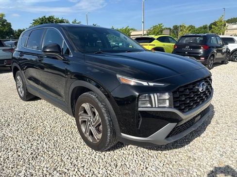 Used 2022 Hyundai Santa Fe SE FWD image 3