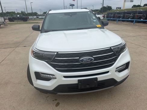 Used 2022 Ford Explorer XLT w/ Equipment Group 202A RWD image 19