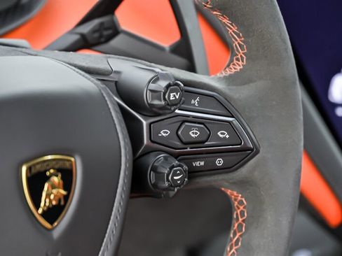Used 2024 Lamborghini Revuelto AWD/4WD image 25