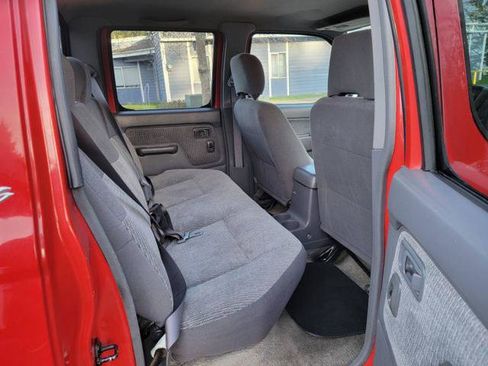 Used 2000 Nissan Frontier XE image 16
