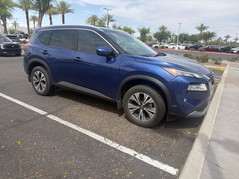 Certified 2021 Nissan Rogue SV w/ Premium Package image 3