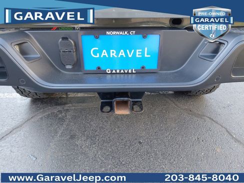 Used 2021 Jeep Gladiator Sport AWD/4WD image 17