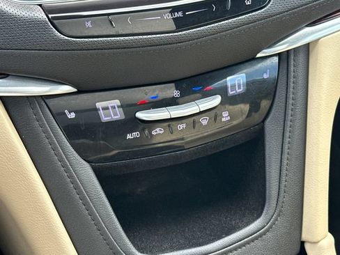 Used 2018 Cadillac XT5 Luxury w/ Driver Awareness Package FWD image 28