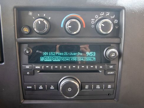 Used 2019 Chevrolet Express 3500 Extended w/ Driver Convenience Package RWD image 21