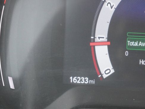 Used 2024 Toyota Corolla Cross XLE w/ Convenience Package FWD image 26