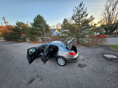 Used 2012 Chrysler 200 Limited image 34