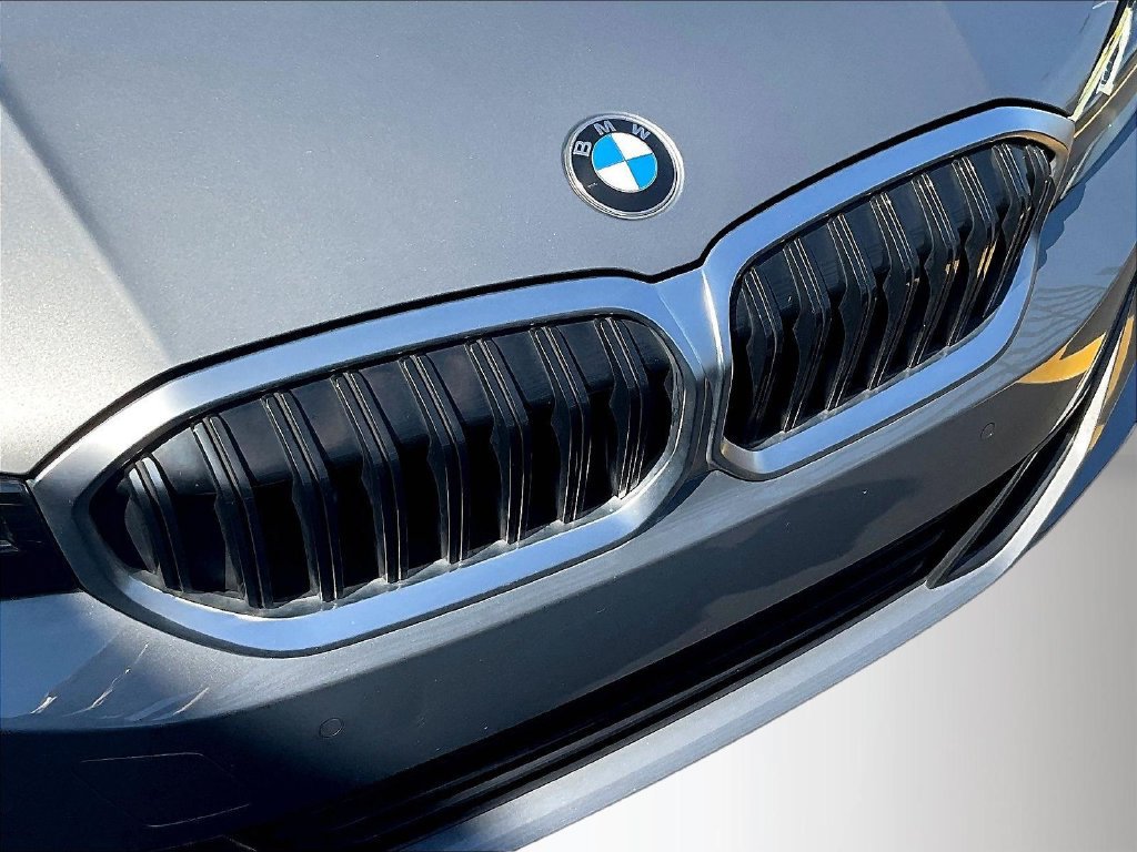 Used 2023 BMW 330i xDrive Sedan w/ Premium Package AWD/4WD image 33