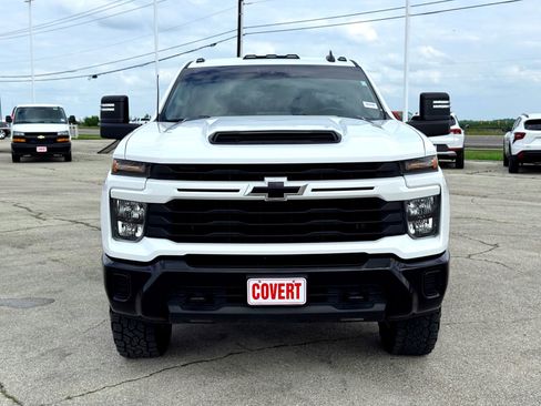 Used 2024 Chevrolet Silverado 2500 Custom w/ Custom Value Package AWD/4WD image 4