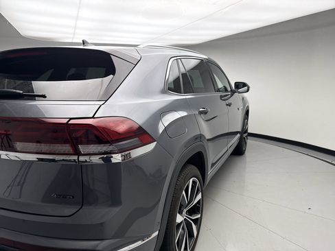 Used 2024 Volkswagen Atlas Cross Sport SEL Premium R-Line image 5