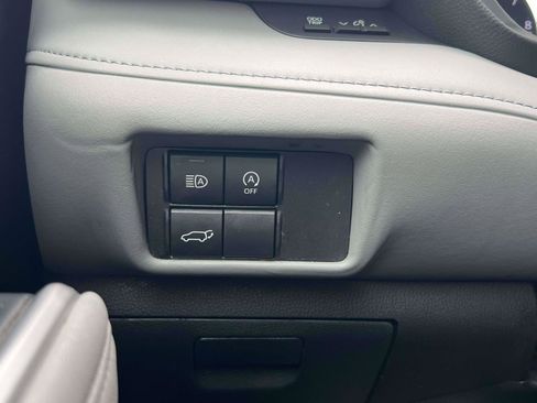 Used 2024 Toyota Highlander XLE image 21