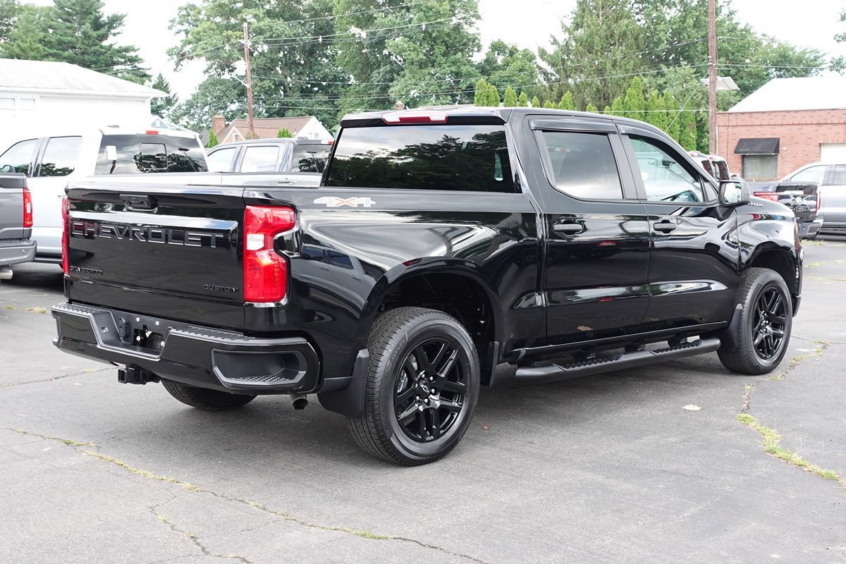 Used 2024 Chevrolet Silverado 1500 Custom AWD/4WD image 3