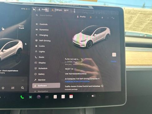 Used 2024 Tesla Model Y Long Range AWD/4WD image 29