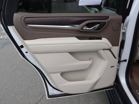 Used 2023 GMC Yukon Denali image 32