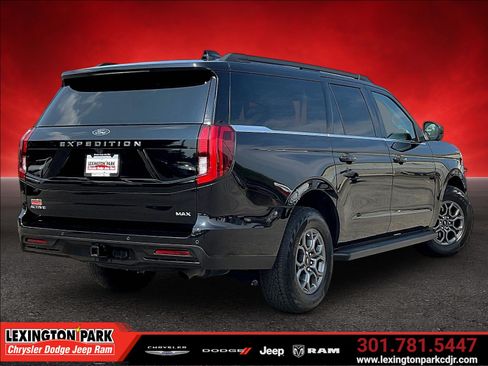 Used 2025 Ford Expedition Max Active AWD/4WD image 5