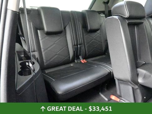 Used 2025 Volkswagen Atlas SE image 25