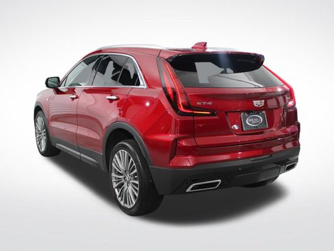 Used 2024 Cadillac XT4 Premium Luxury FWD image 3