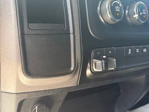 Used 2018 RAM 2500 Tradesman w/ Chrome Appearance Group AWD/4WD image 32