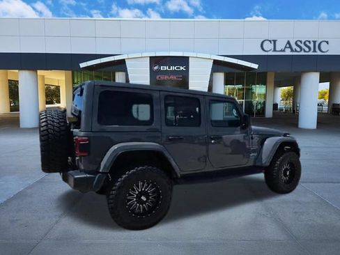 Used 2022 Jeep Wrangler Unlimited Sahara w/ Cold Weather Group AWD/4WD image 8