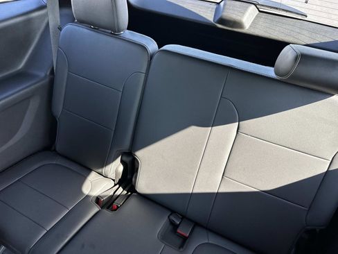 Certified 2023 Chevrolet Traverse LT FWD image 12