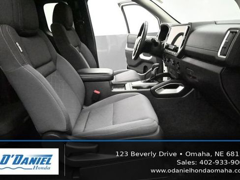 Used 2025 Nissan Frontier SV w/ SV Convenience Package AWD/4WD image 40