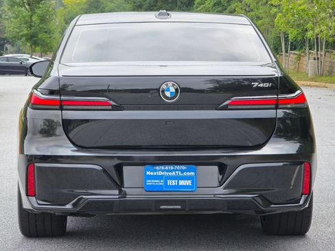 Used 2023 BMW 740i w/ Parking Assistance Package RWD image 6