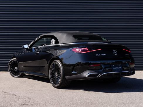 Used 2025 Mercedes-Benz CLE 300 4MATIC Cabriolet image 4