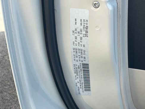 Used 2017 Chrysler Pacifica Touring-L w/ Tire & Wheel Group FWD image 40