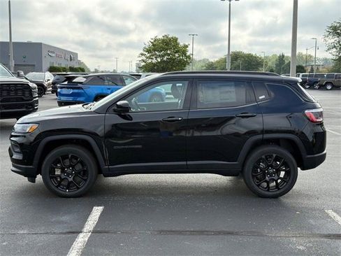 New 2025 Jeep Compass Latitude w/ Sun & Sound Group image 9